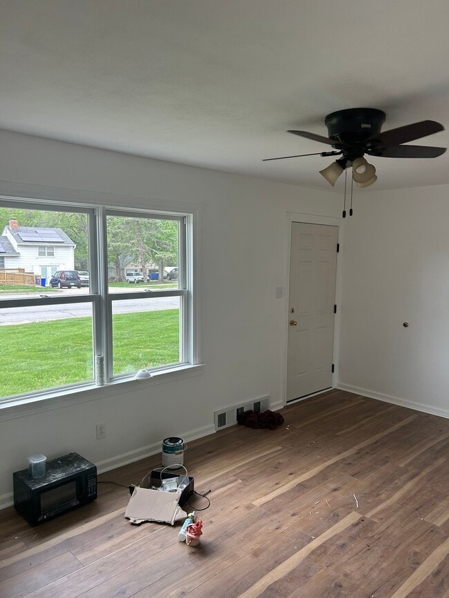 Building Photo - 12605 Johnson Dr