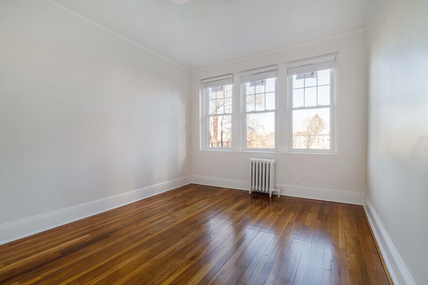 Building Photo - 321 Tappan St