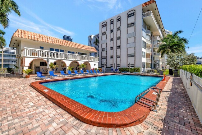 Building Photo - 3181 S Ocean Dr