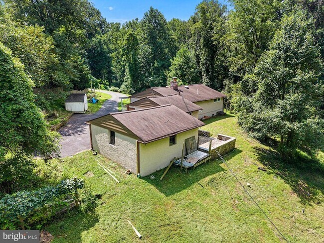 Building Photo - 25 Pennsbury Way E