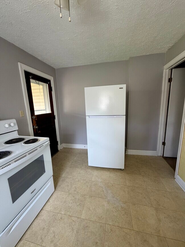 Building Photo - 306-310-310 E Washington St