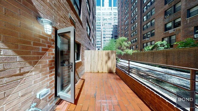 Building Photo - 405 E 56th St