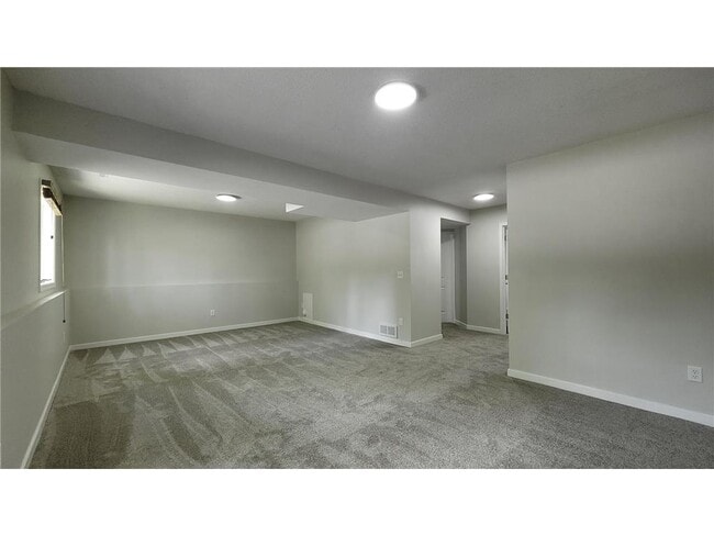 Building Photo - 512 Nelson Ct