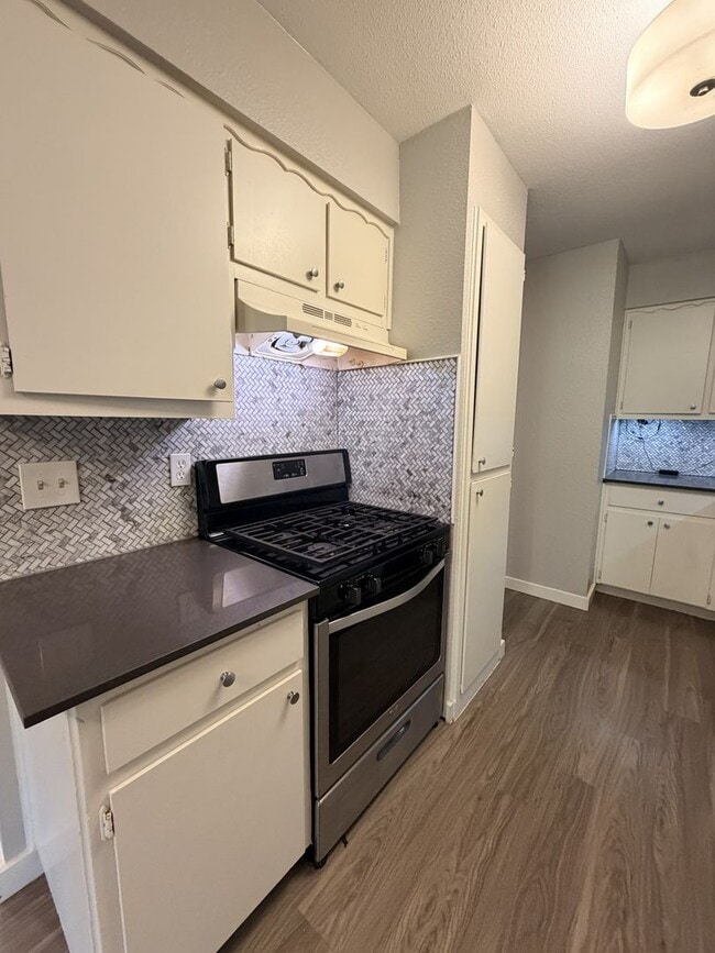 Building Photo - 10615 Golden Quail Dr