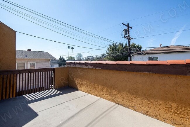 Building Photo - 2br/1.5ba Townhouse in North Park with Washer and Dryer, A/C, and Parking!