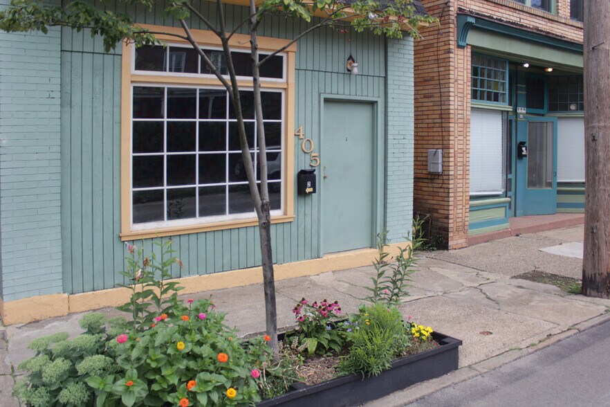 Building Photo - 405 S Trenton Ave