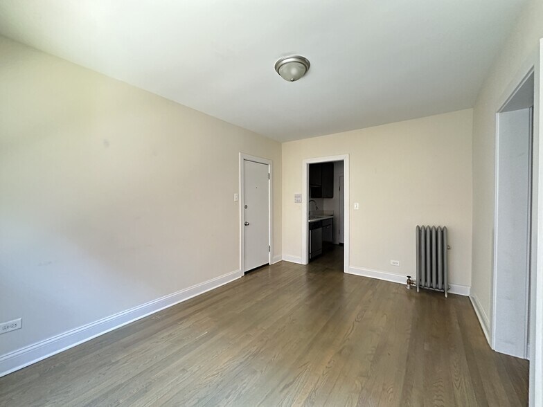Building Photo - 2645 N Spaulding Ave