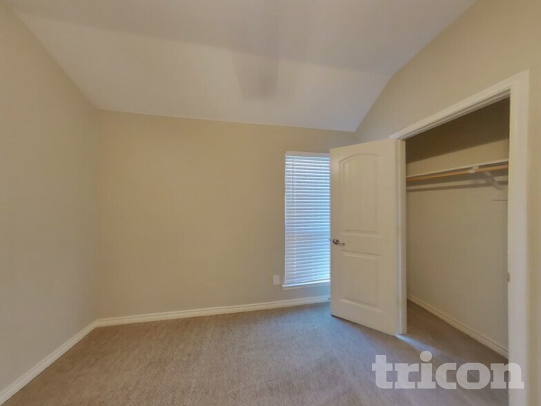 Building Photo - 3213 Shady River Trail