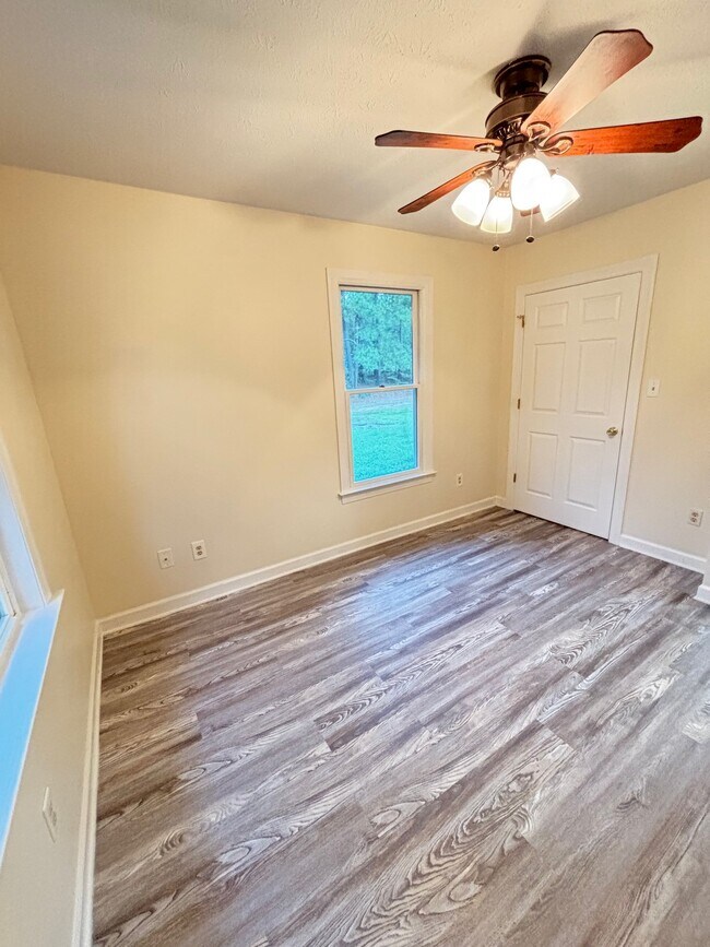 Building Photo - 10399 Hope Cir
