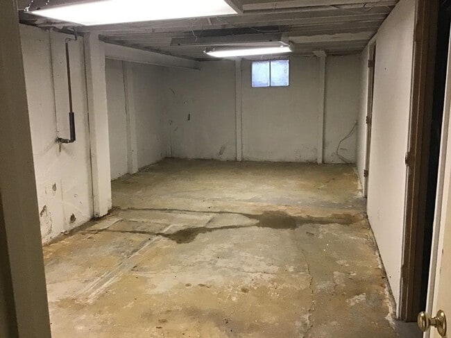 Building Photo - COMING SOON! - Newly Renovated 3Bd, 2Bth i...