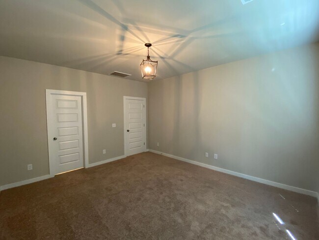 Building Photo - Home for Rent in Jemison, AL...  Available...