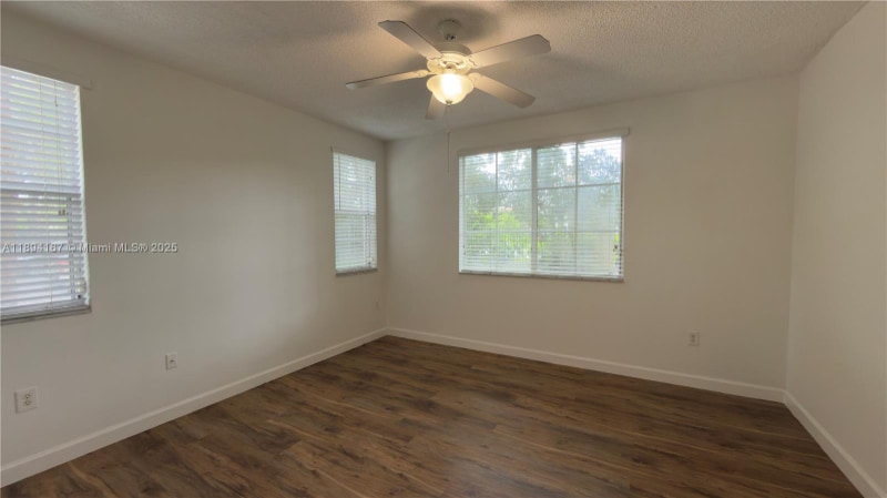 Building Photo - 2440 E Preserve Way