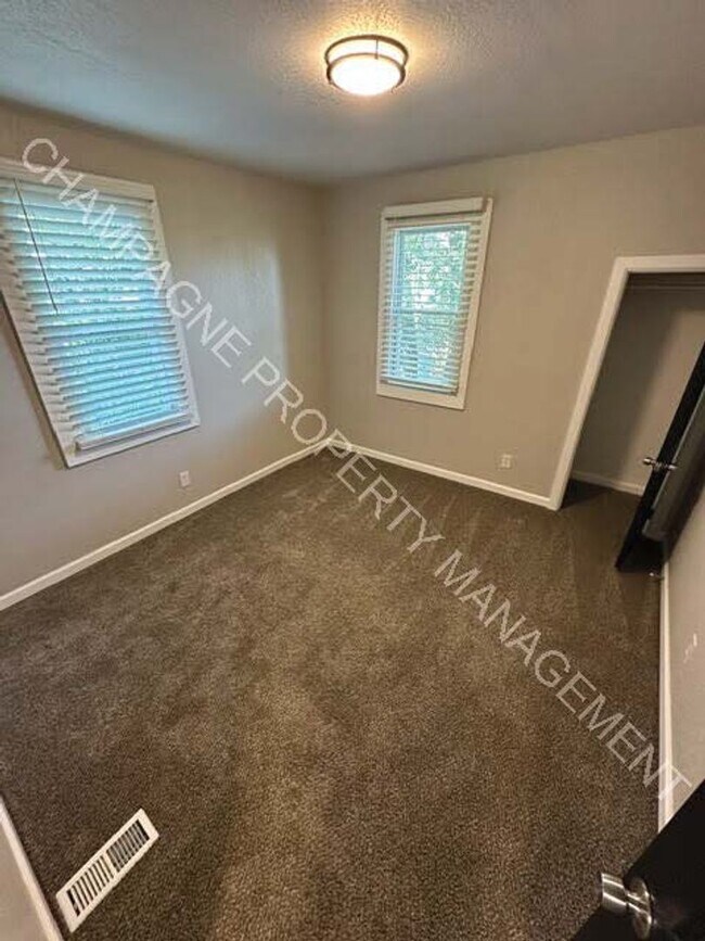Building Photo - Single Family Home in Kansas City