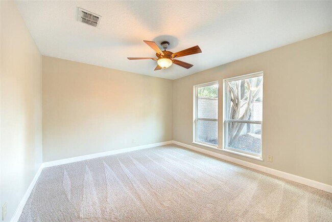 Building Photo - 11024 Riverview Dr