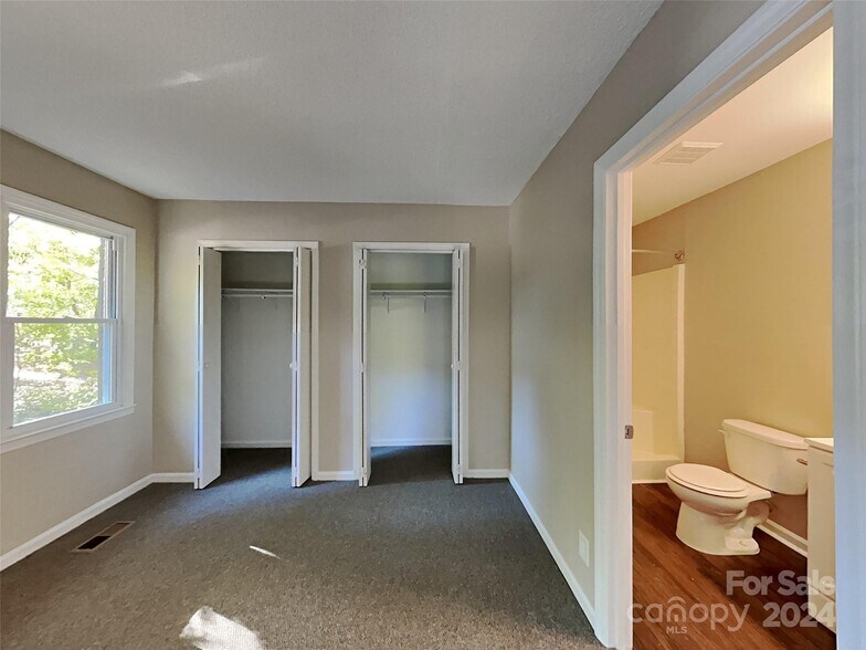 Building Photo - 928 Hearthridge Ct