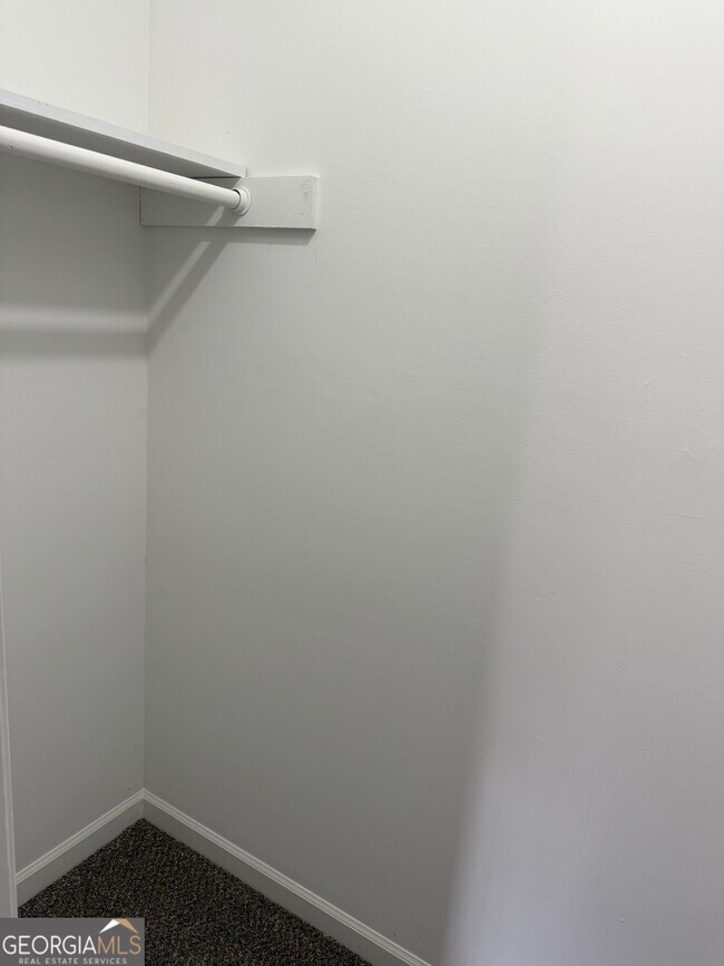 Building Photo - 731 Moon Bridge Rd