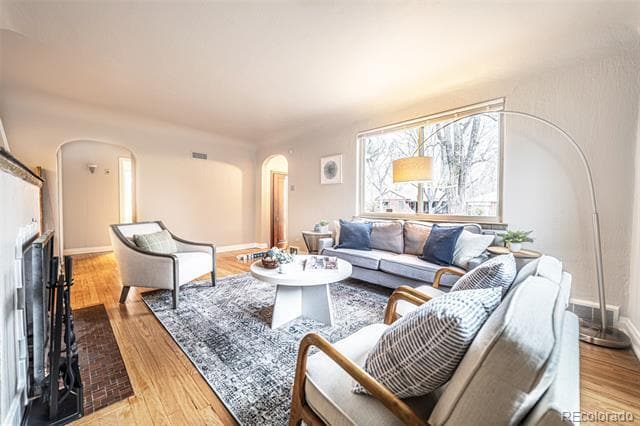 Building Photo - 1245 Dahlia St