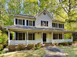 Building Photo - 2122 Yorkshire Ct