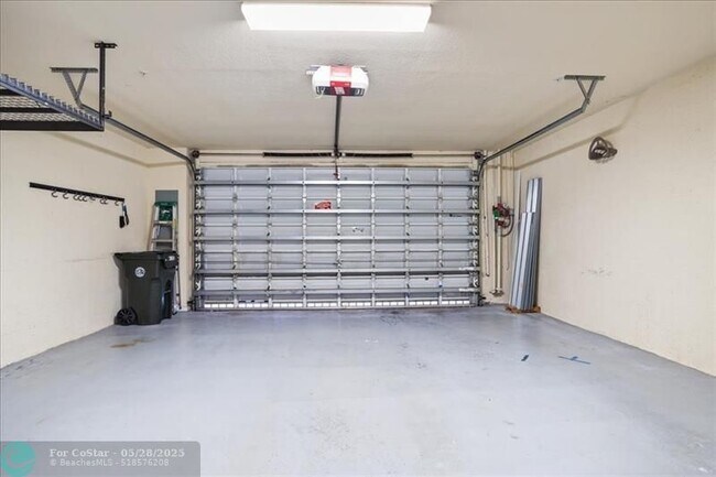 Building Photo - 4742 Sierra Ln