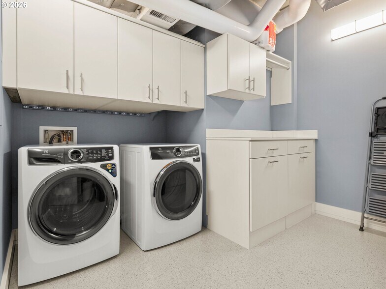 Building Photo - 311 NW 12th Ave