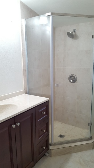 Building Photo - 776 Melody Ln