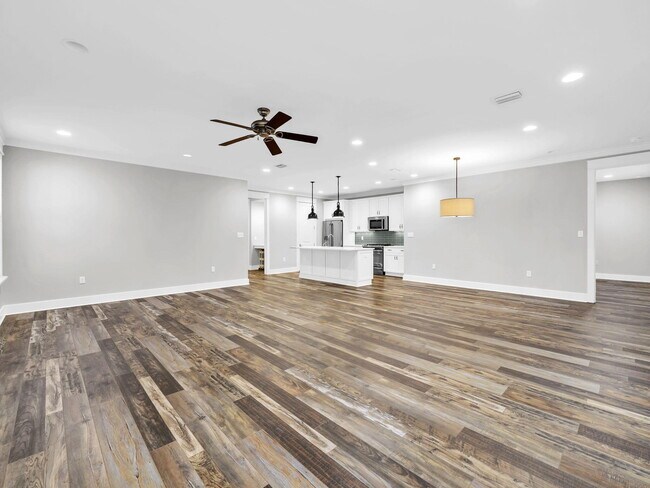 Building Photo - 741 Breakers Street