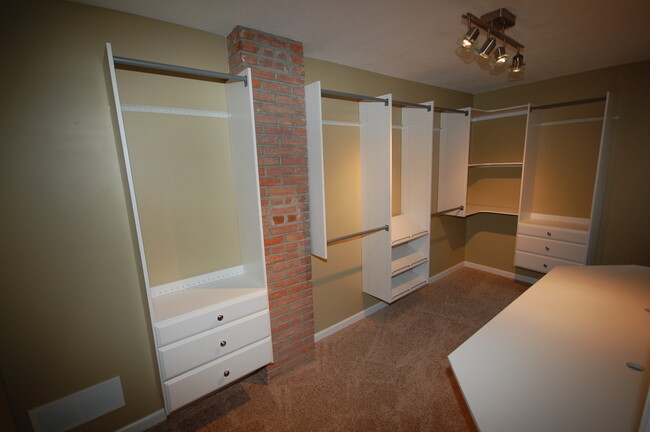 Walk in closet - 3515 Penn Ave