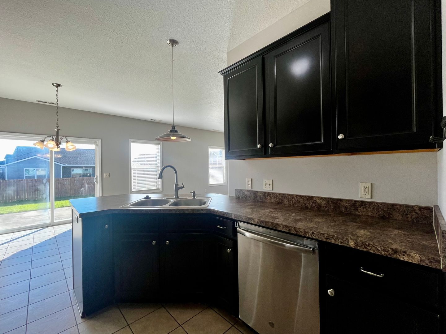 Building Photo - 11013 Calera Passage