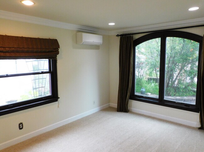 Building Photo - 56 La Venezia Ct