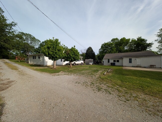 Building Photo - 203 5th Ave