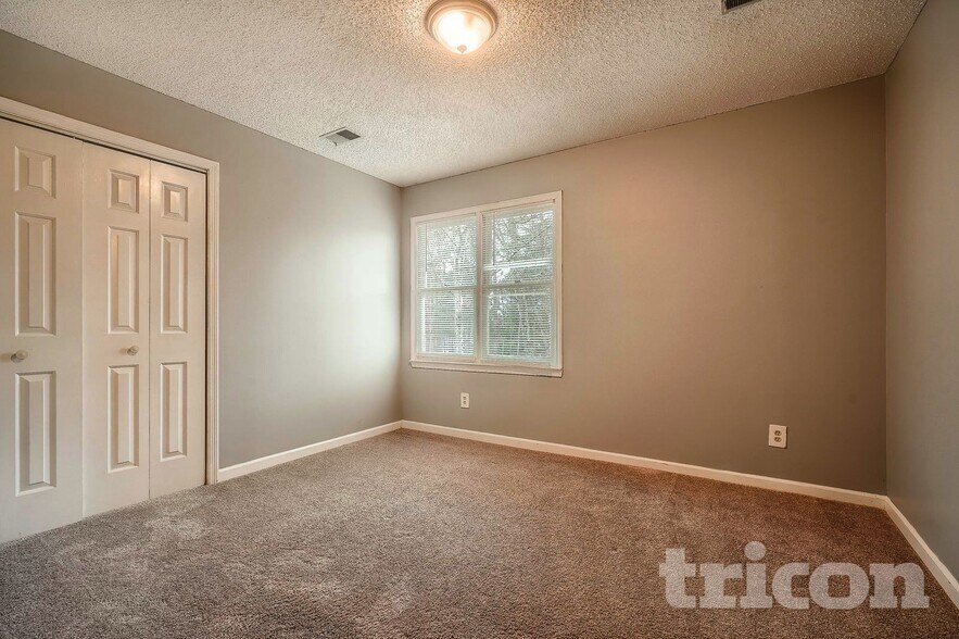 Building Photo - 150 Tanglewood Dr