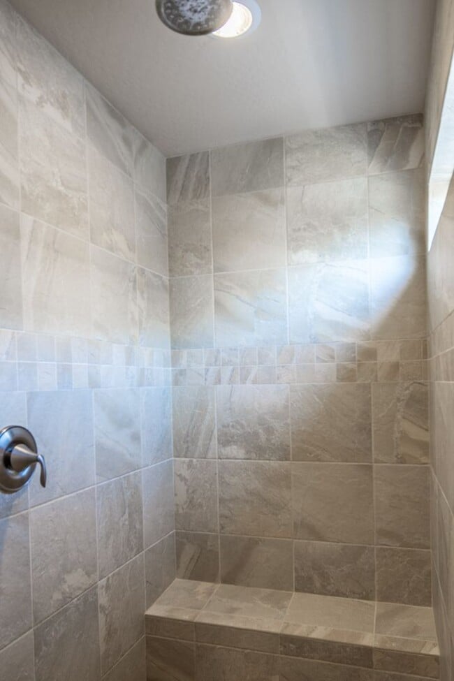 Building Photo - ABSOLUTELY STUNNING HOME IN POSH DOWNTOWN SUMMERLIN!