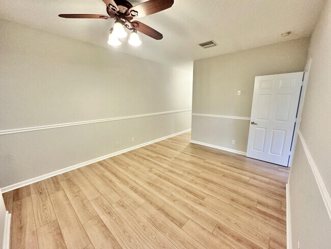 Building Photo - 702 Via Toscana Via