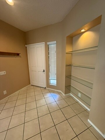 Building Photo - Spacious 3-Bedroom, 3-Bath Home in The Arbors