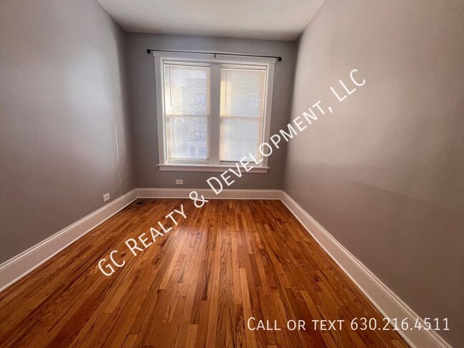 Building Photo - *** ALBANY PARK / 4 BEDROOM - 2 BATH / ONS...