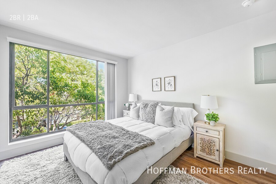 Building Photo - 821 3rd St