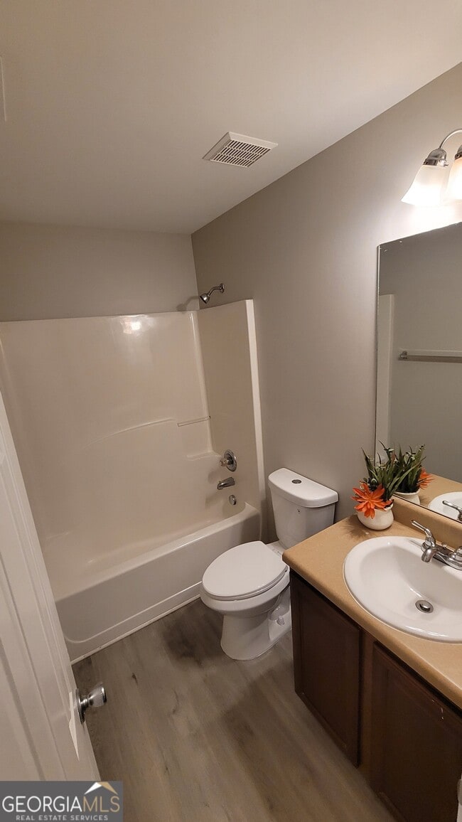 Building Photo - 4875 W Park Cir