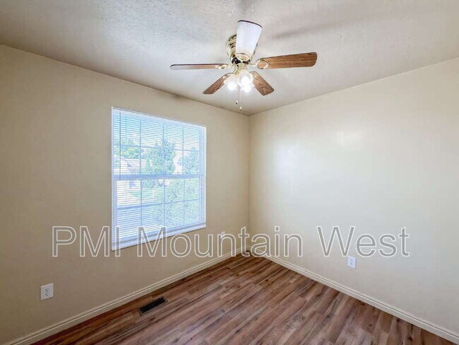 Building Photo - 2322 N 1075 E