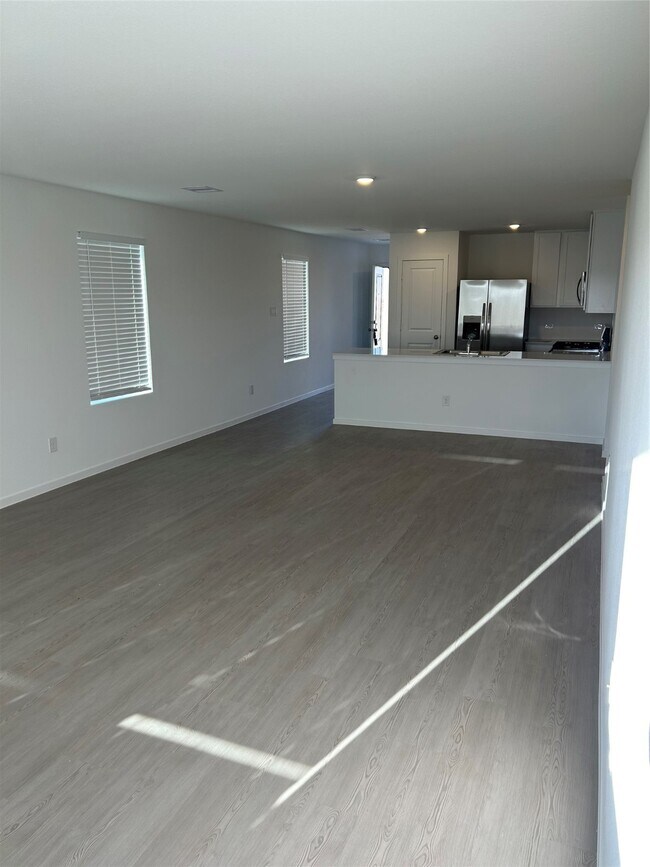 Building Photo - 3085 Majestic Sunrise Dr