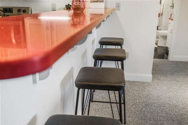 Building Photo - 210 Raceday Center Dr