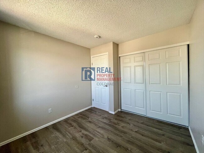 Building Photo - 4177 S Mobile Cir