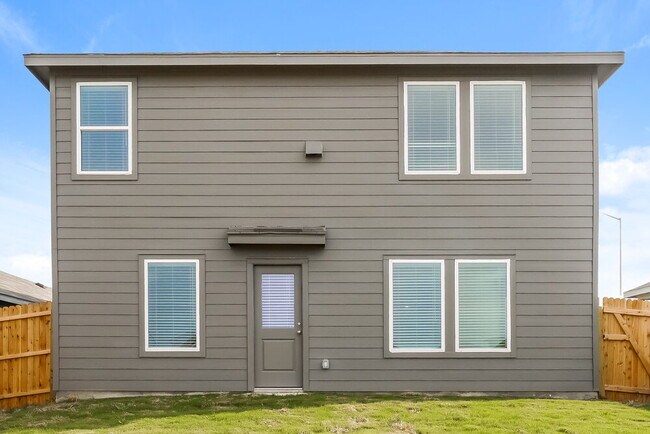 Building Photo - 548 Roquefort St