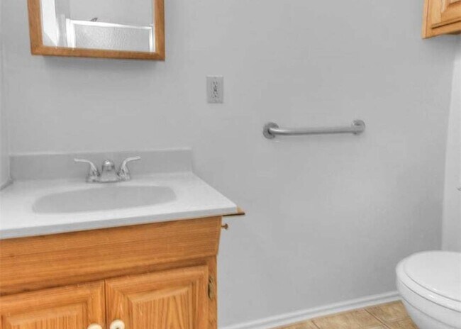 Building Photo - 563 Claremont Pl
