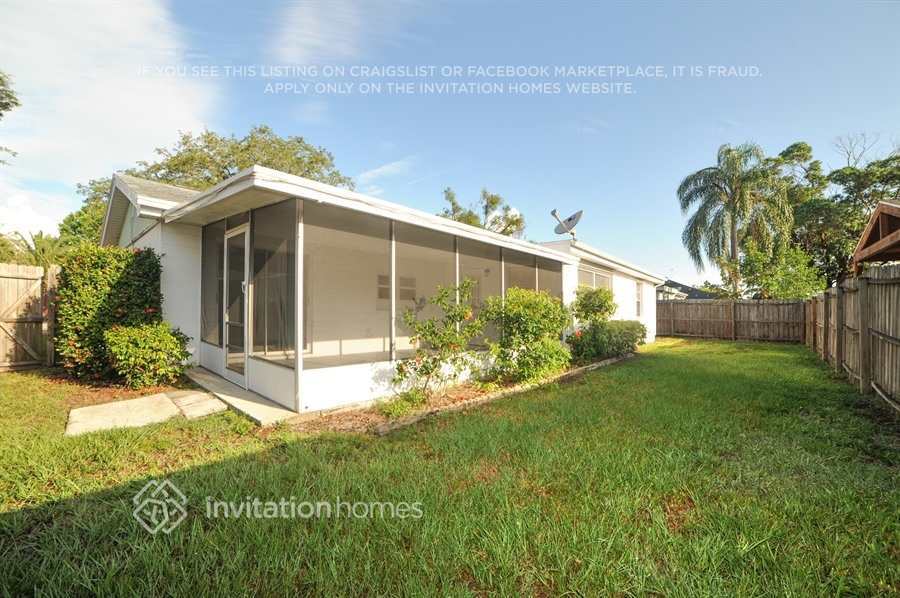 Building Photo - 3910 Glissade Dr