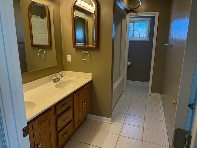Building Photo - 6818 Dunkard Rd