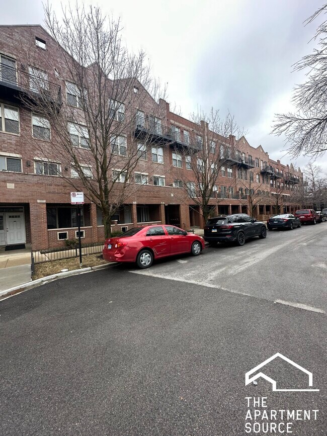 Building Photo - 2510 N.Willetts Unit 2C