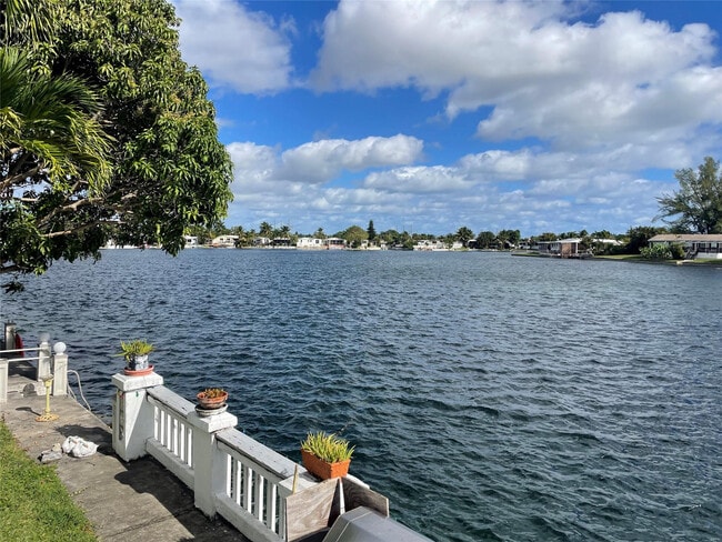 Building Photo - 5724 Lagoon Dr