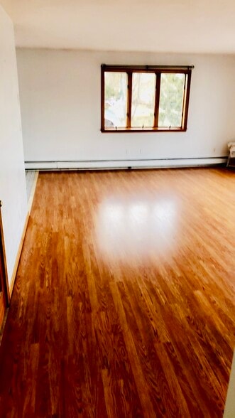 Building Photo - 5 Rose Ln