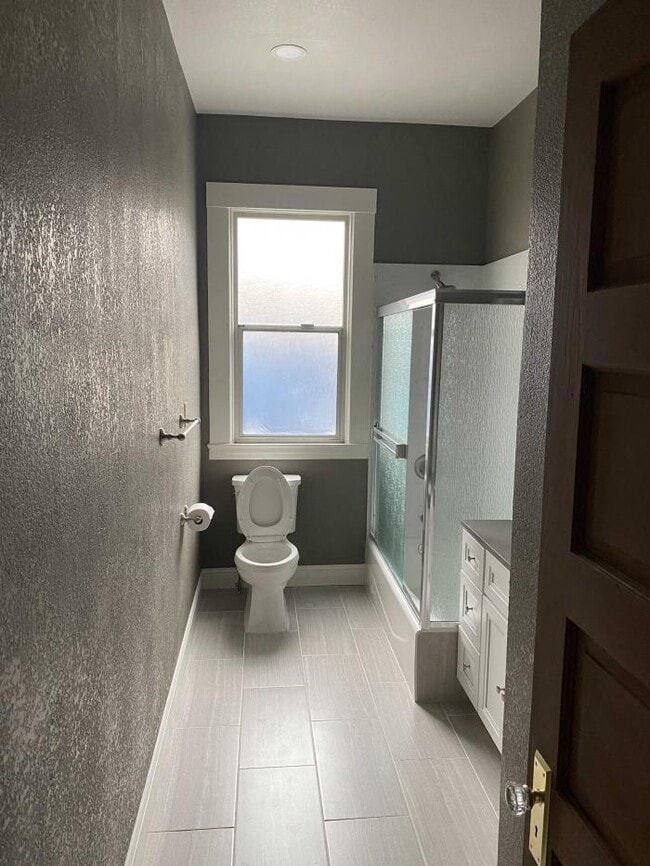 Building Photo - 4 bedroom in Daly City CA 94015