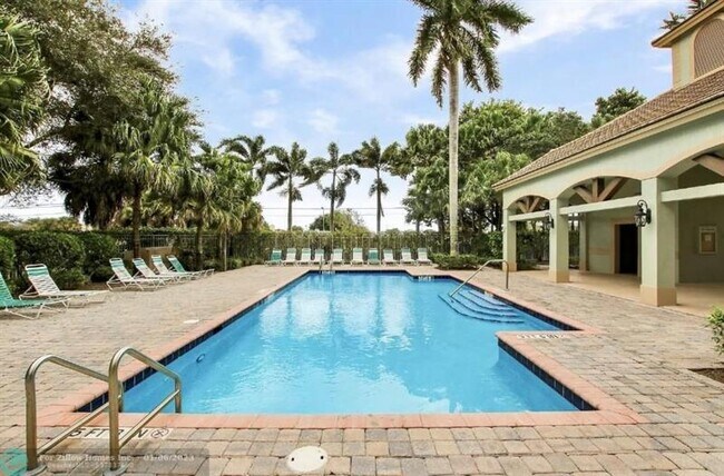 Building Photo - 6911 Sea Daisy Dr